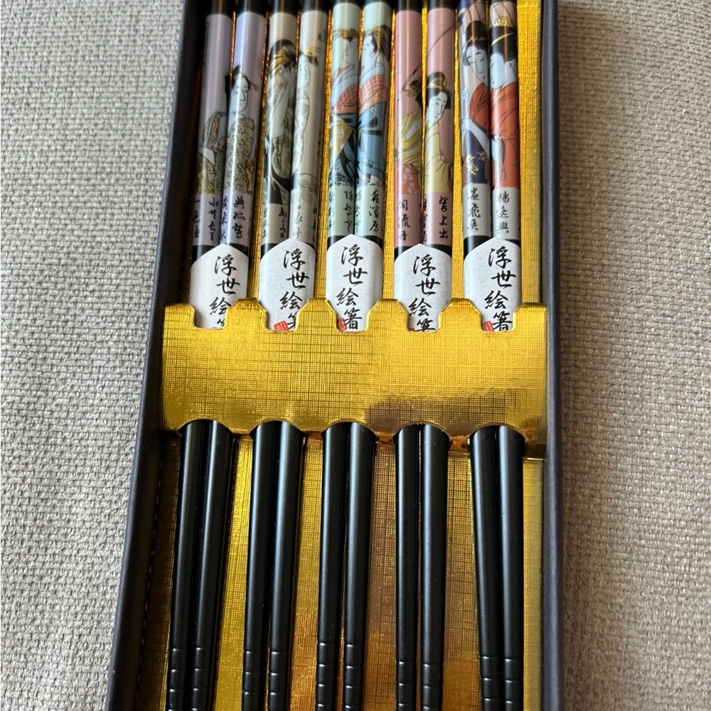 Elegant Black and Gold Chopsticks Set